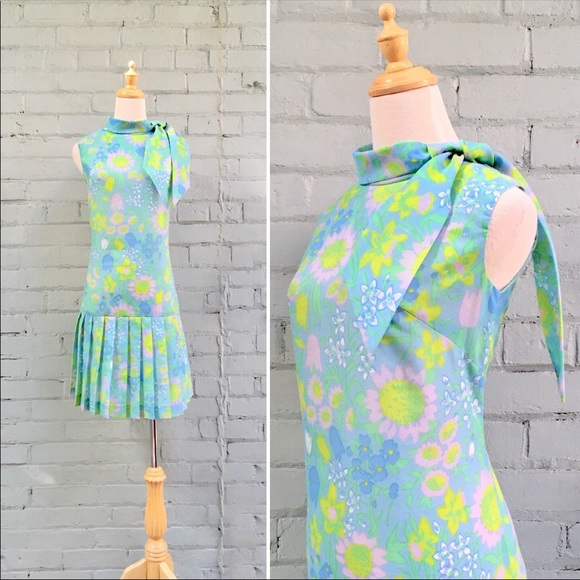 simpsons and sears Dresses & Skirts - 1960’s mini dress/pleated go go dress small/medium